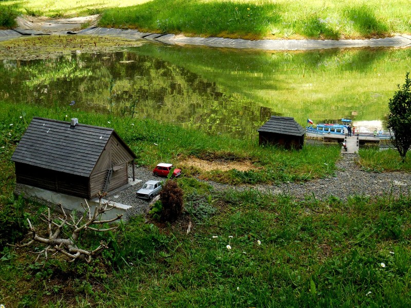 chata s rybníkem